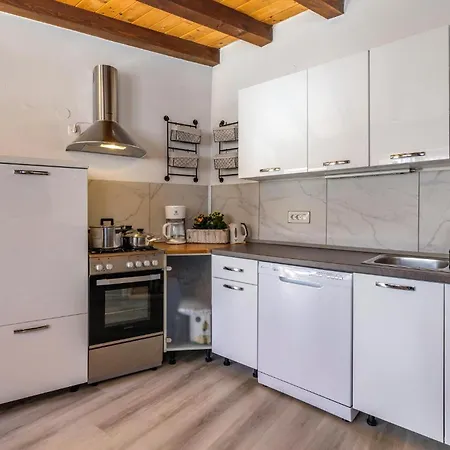2 Bedroom Lovely In * Novi Vinodolski