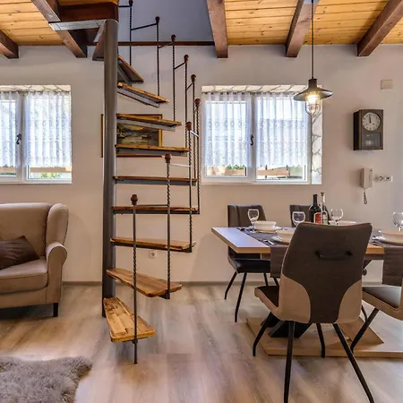 2 Bedroom Lovely In *