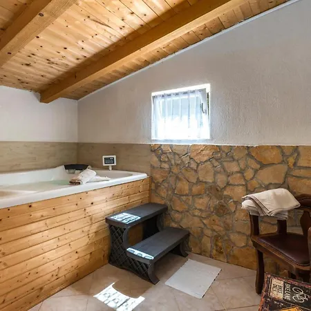 2 Bedroom Lovely In *